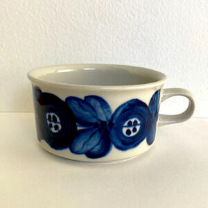 Vintage Arabia of Finland Anemone Blue Ulla Procope Tea Coffee Cup